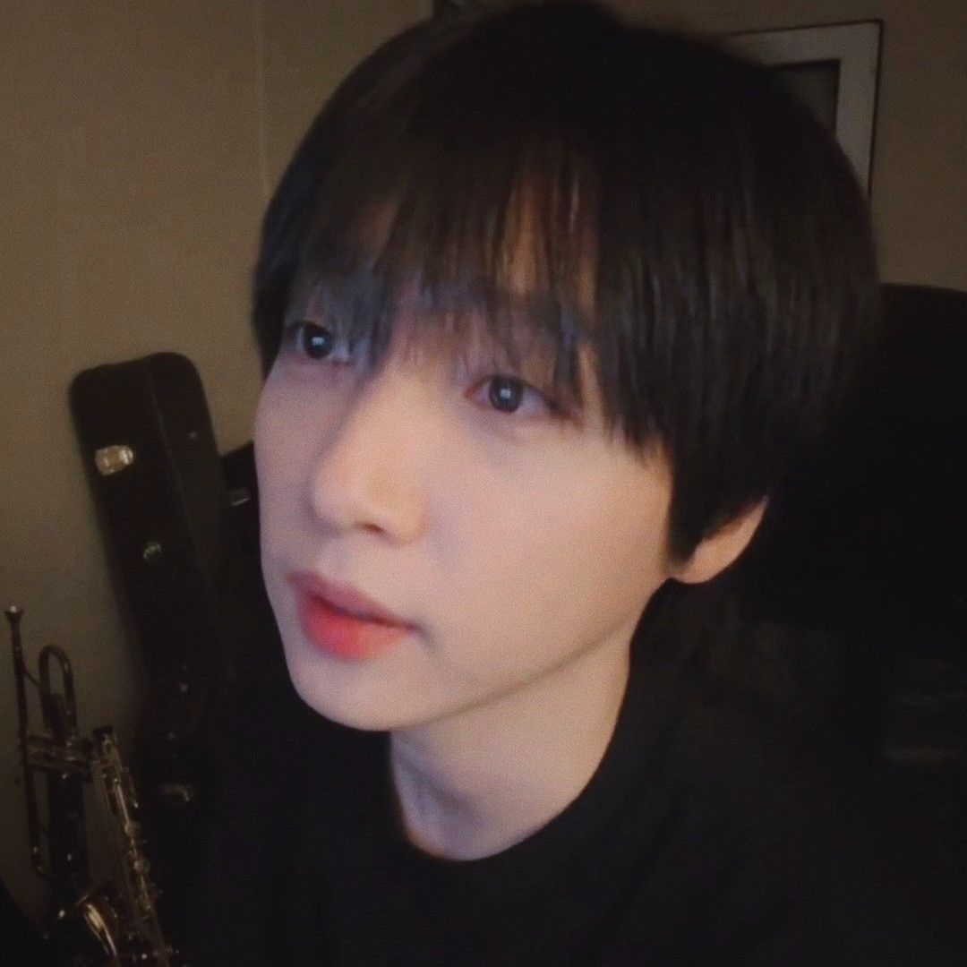 A moment captured by Jeong Sewoon's fan