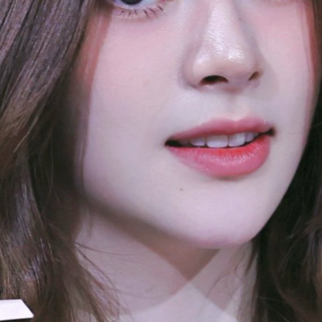 Latest photo of Seeun (STAYC)