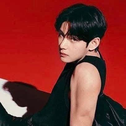 Latest photo of V (BTS)