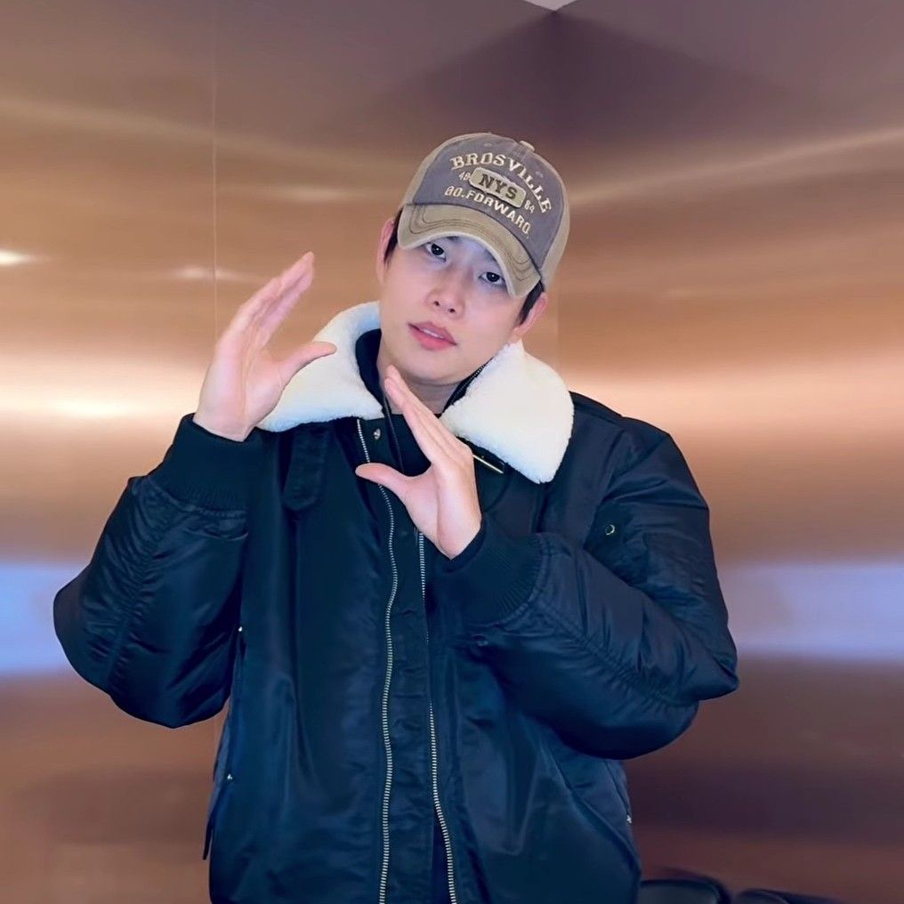 Behind-the-scenes cut of MJ (ASTRO)