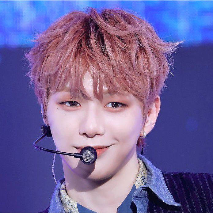 Behind-the-scenes cut of Kang Daniel