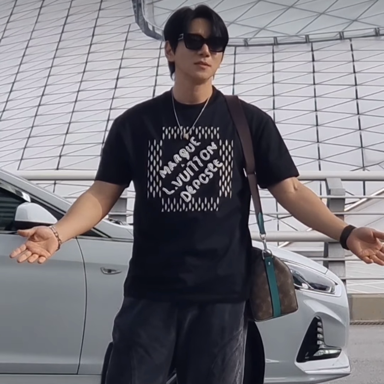Behind-the-scenes cut of Hwang Chiyeol