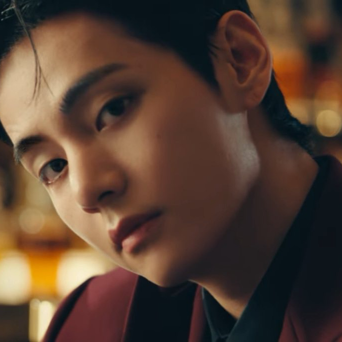 Latest photo of V (BTS)