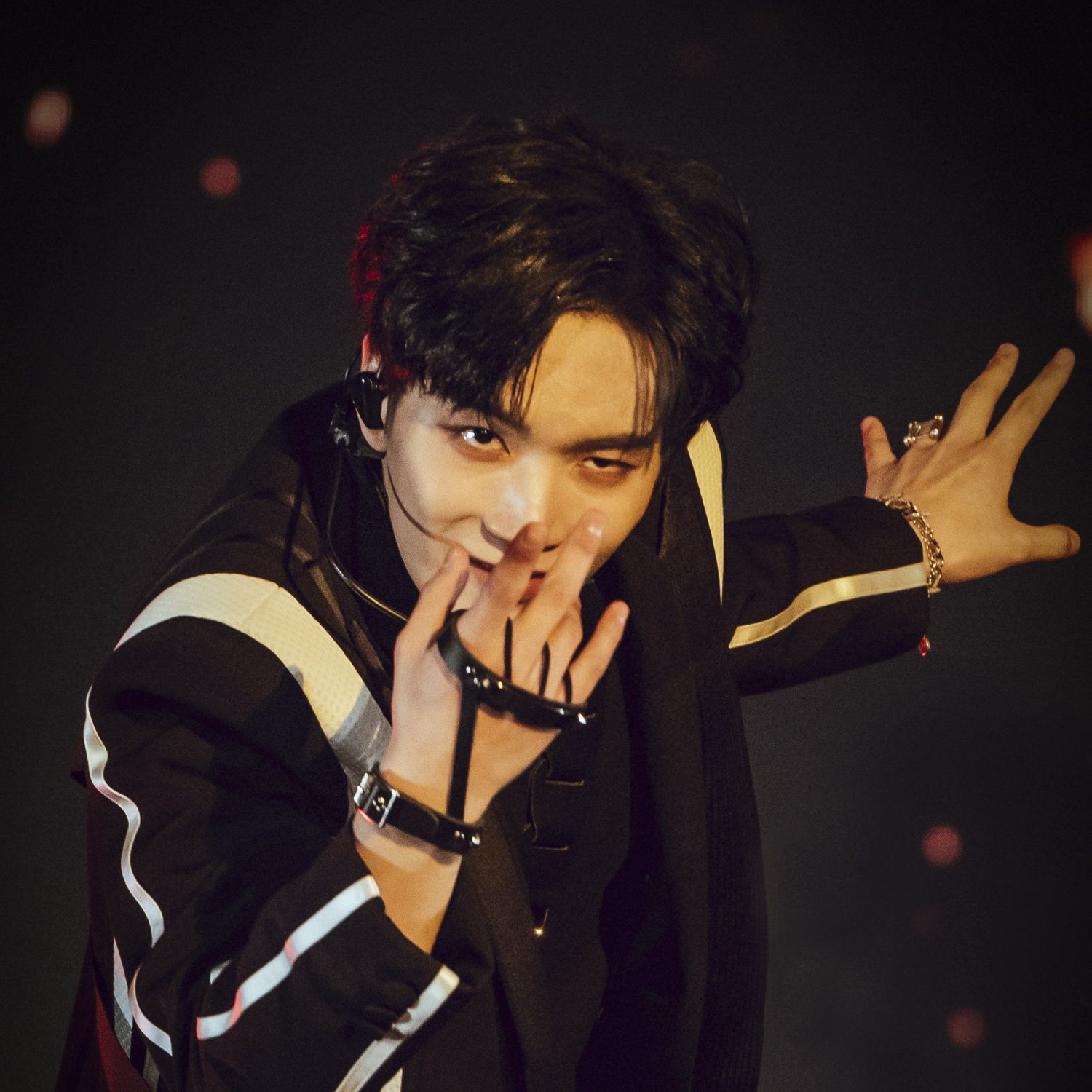 Behind-the-scenes cut of Kim Jonghyeon