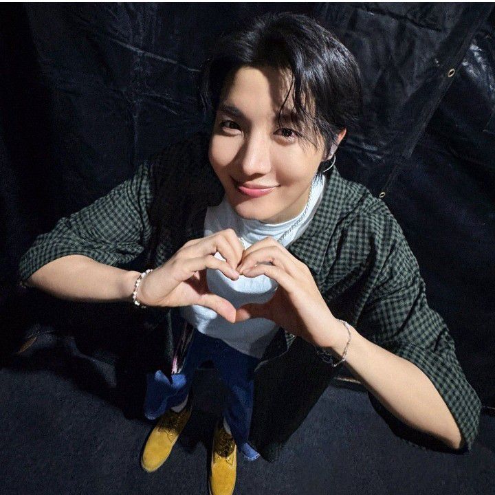 J-hope (防弹少年团)的最新照片