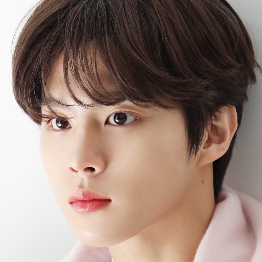 A moment captured by Kim Wooseok's fan