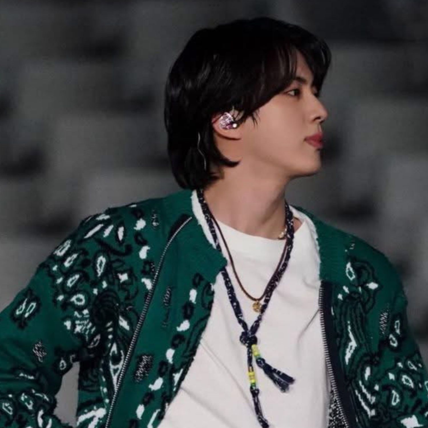 Behind-the-scenes cut of BTS