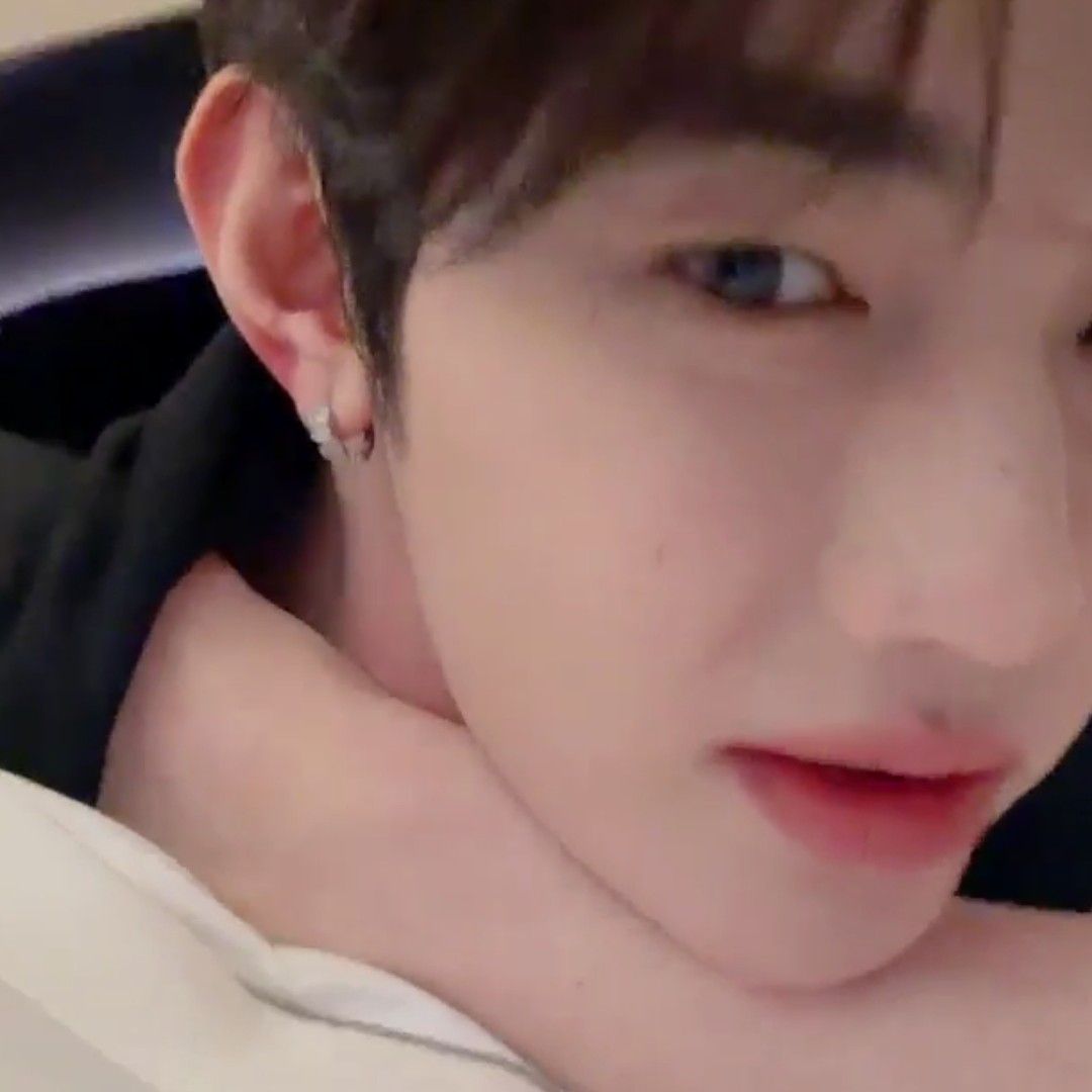 ジャン・ハオ (ZEROBASEONE)の舞台裏ショット