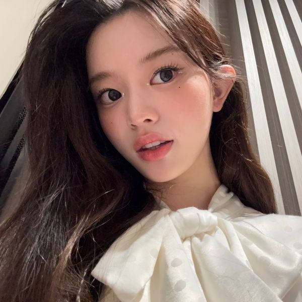 Popular profile image of Minju (ILLIT) selected by votes