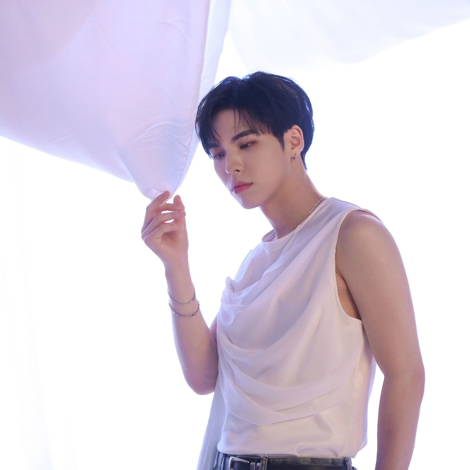 A moment captured by BX (CIX)'s fan
