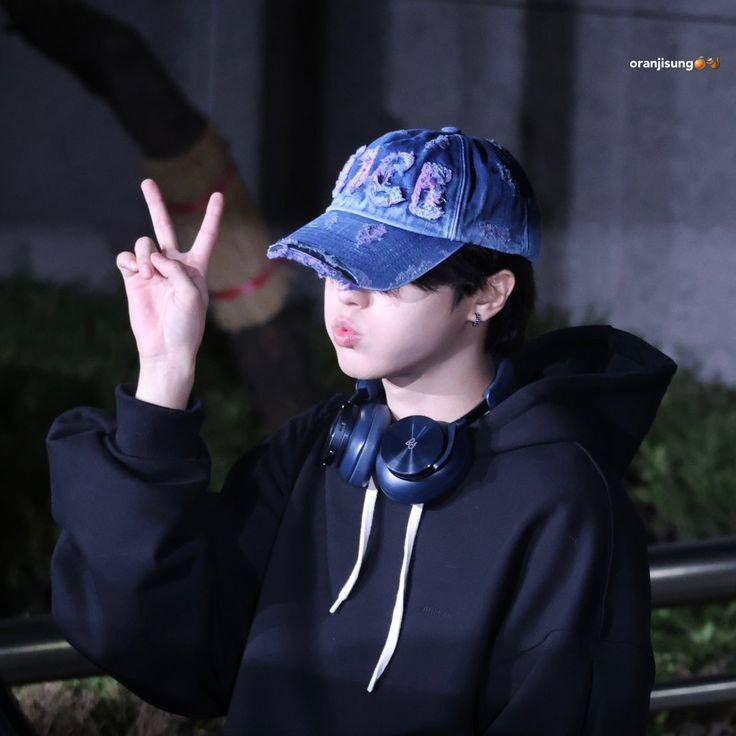 Latest photo of HAN (Stray Kids)