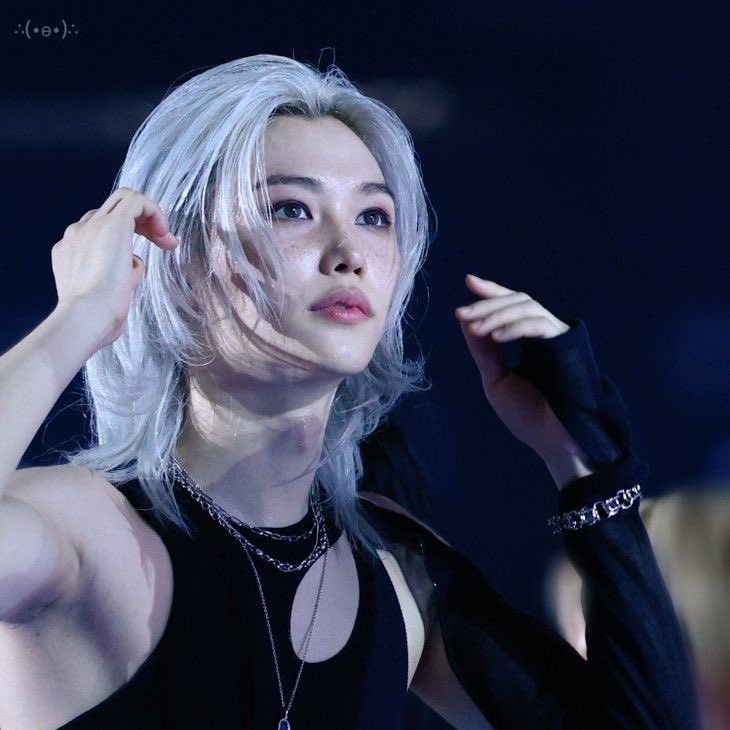 Latest photo of Felix (Stray Kids)