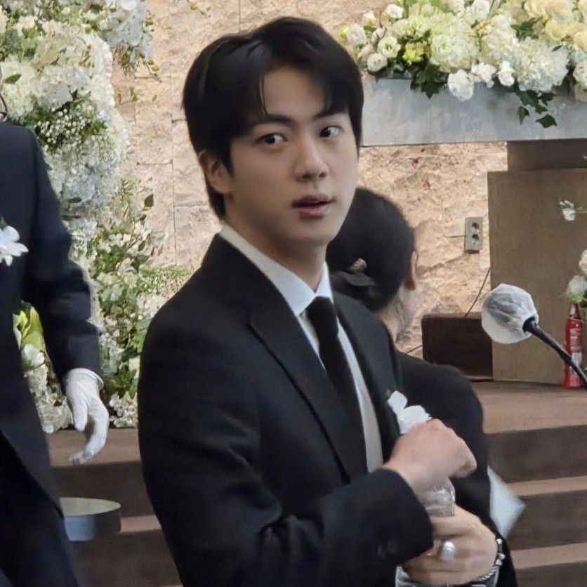 진 (방탄소년단)의 비하인드 컷