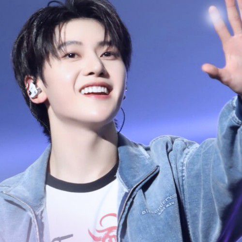 석매튜 (제로베이스원) 최근 활동샷