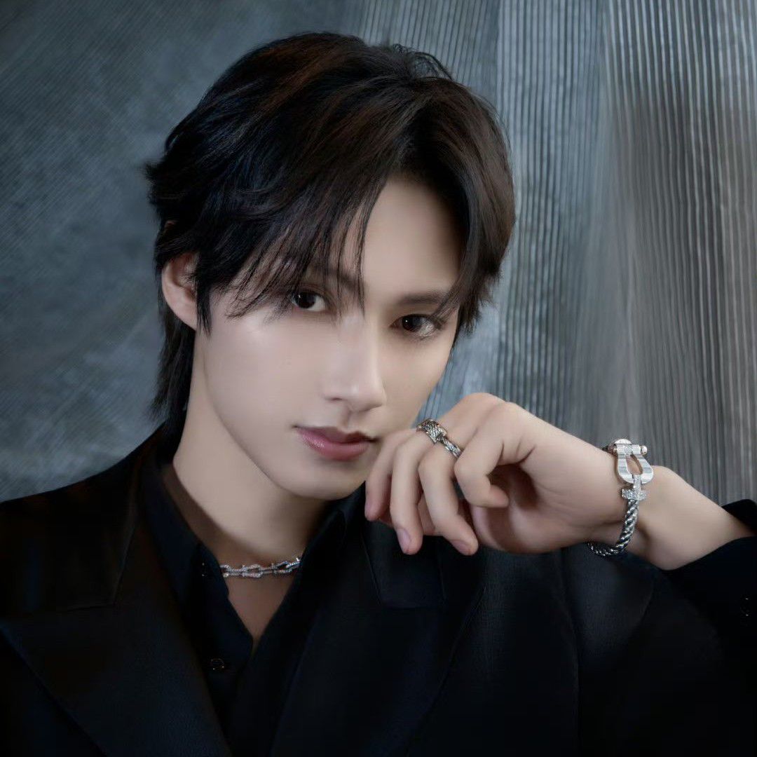 Recent activity shot of Jun (SEVENTEEN)