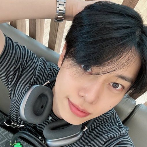 Latest photo of Kim Donghyun (AB6IX)