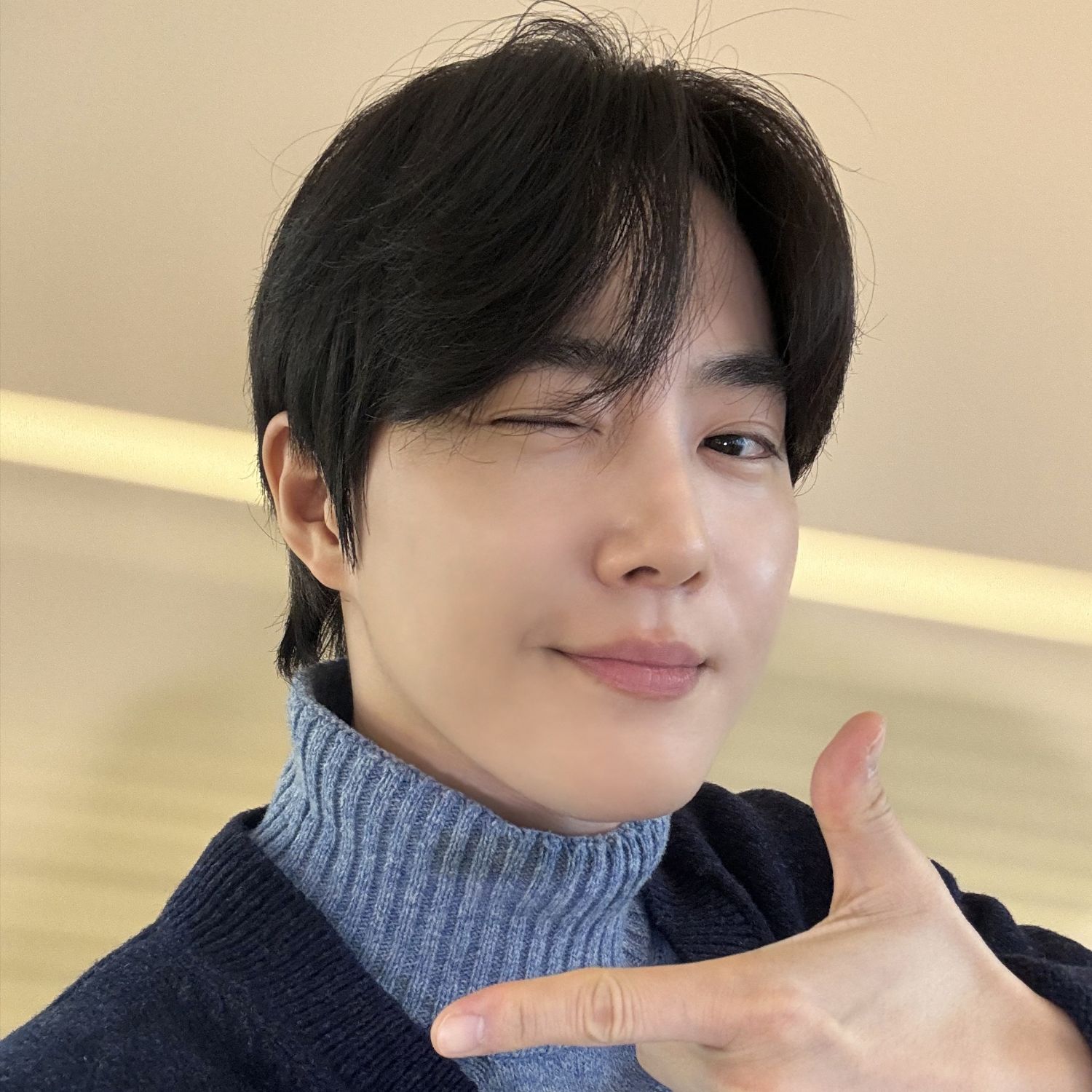 Behind-the-scenes cut of Suho (EXO)