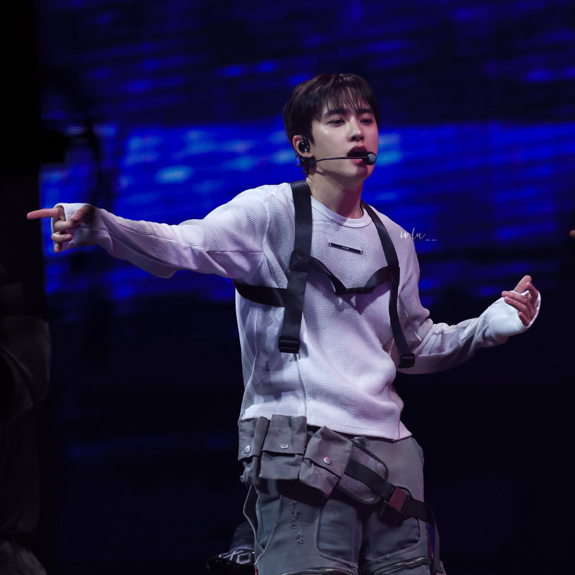 Foto aktivitas terbaru D.O. (EXO)