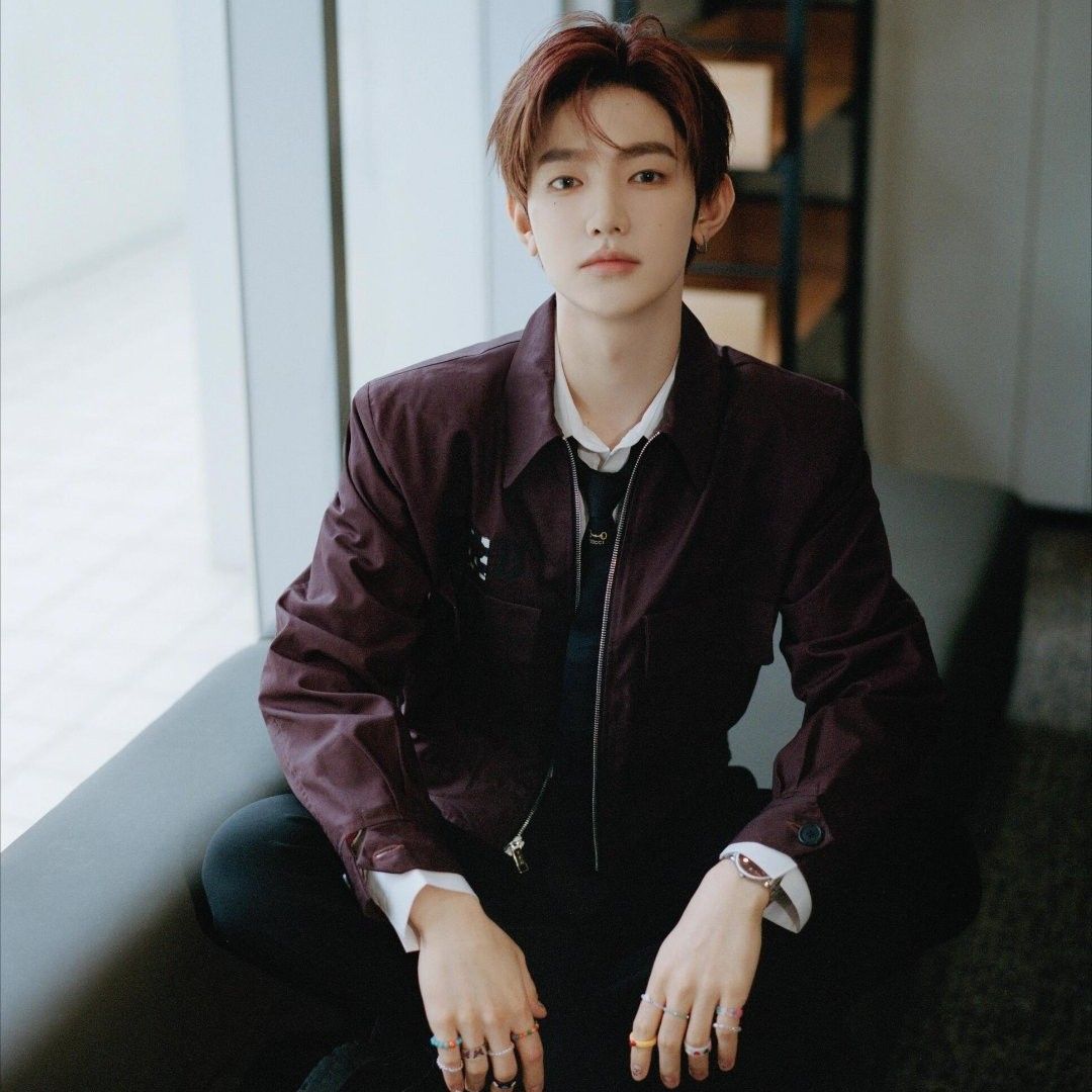 Foto terbaru Zhang Hao (ZEROBASEONE)
