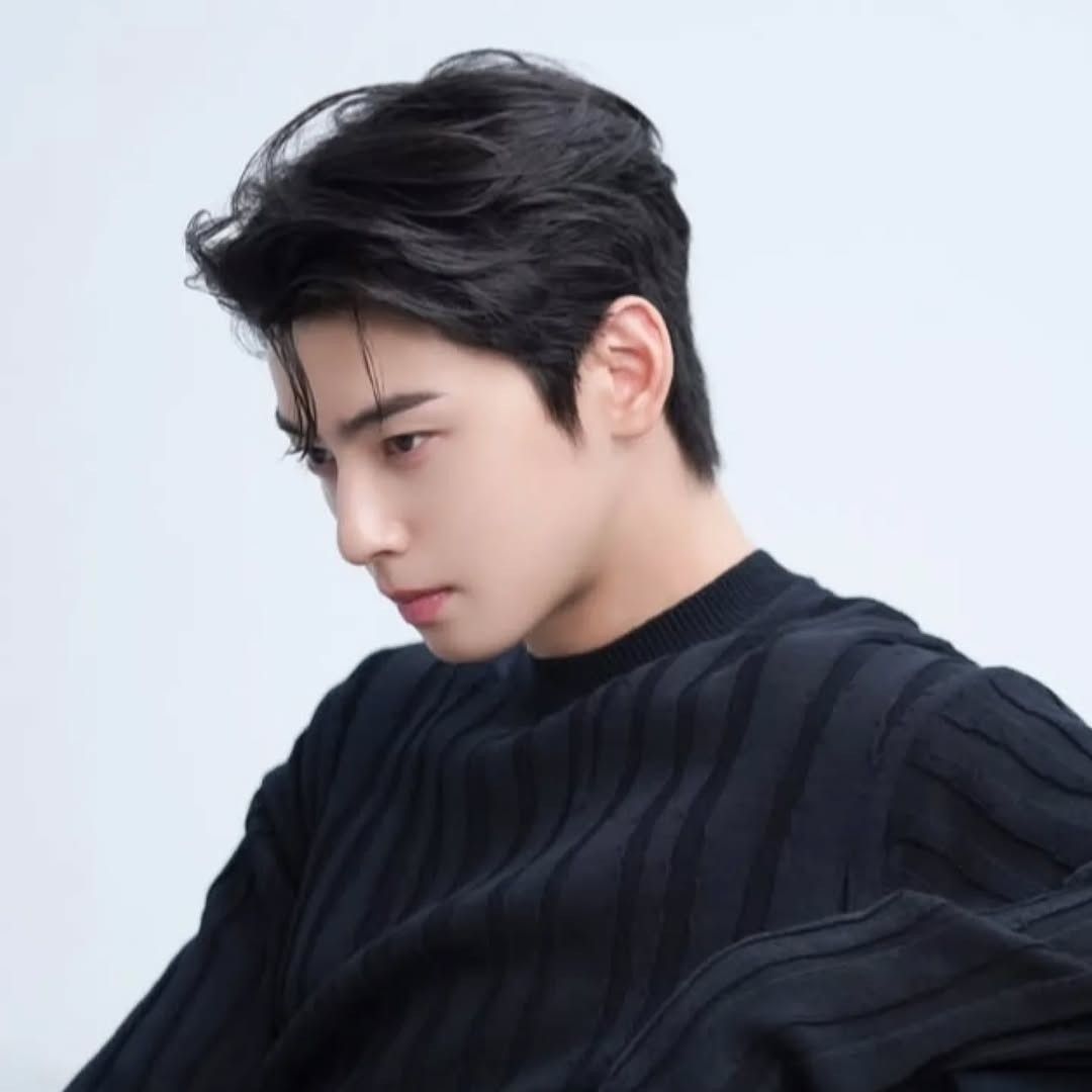Recent activity shot of Eunwoo (ASTRO)