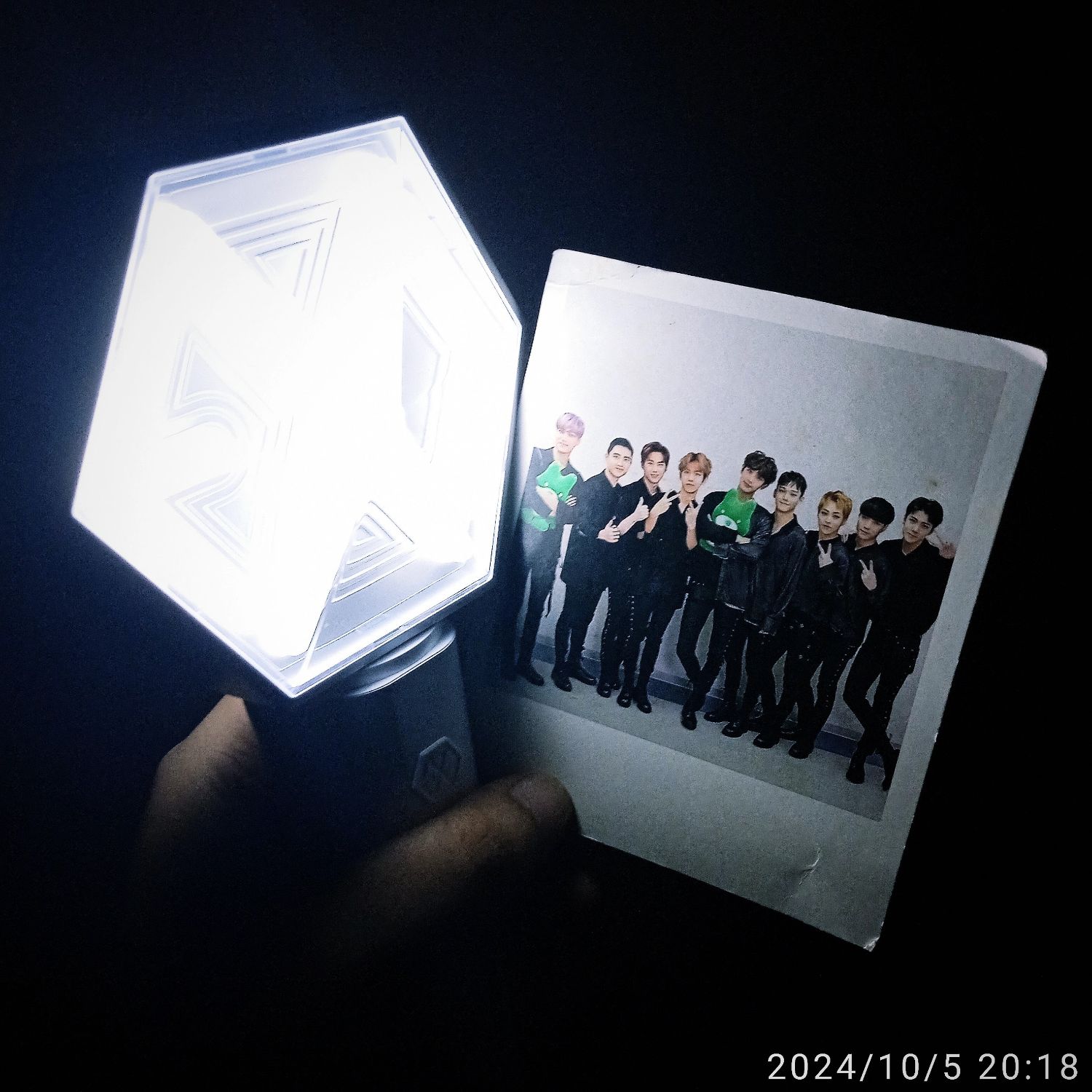 Behind-the-scenes cut of EXO