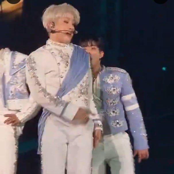 A moment captured by Jinjin (ASTRO)'s fan