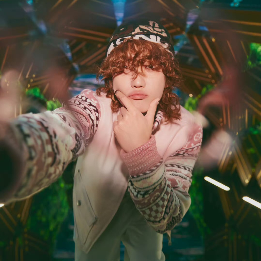 Behind-the-scenes cut of The 8 (SEVENTEEN)