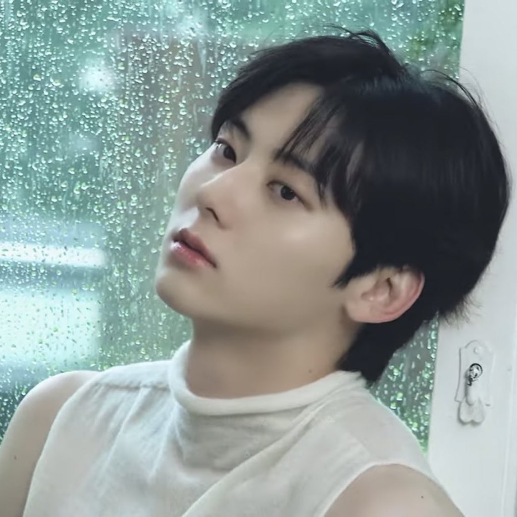Latest photo of Hwang Minhyun