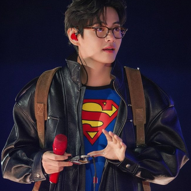 A moment captured by V (BTS)'s fan