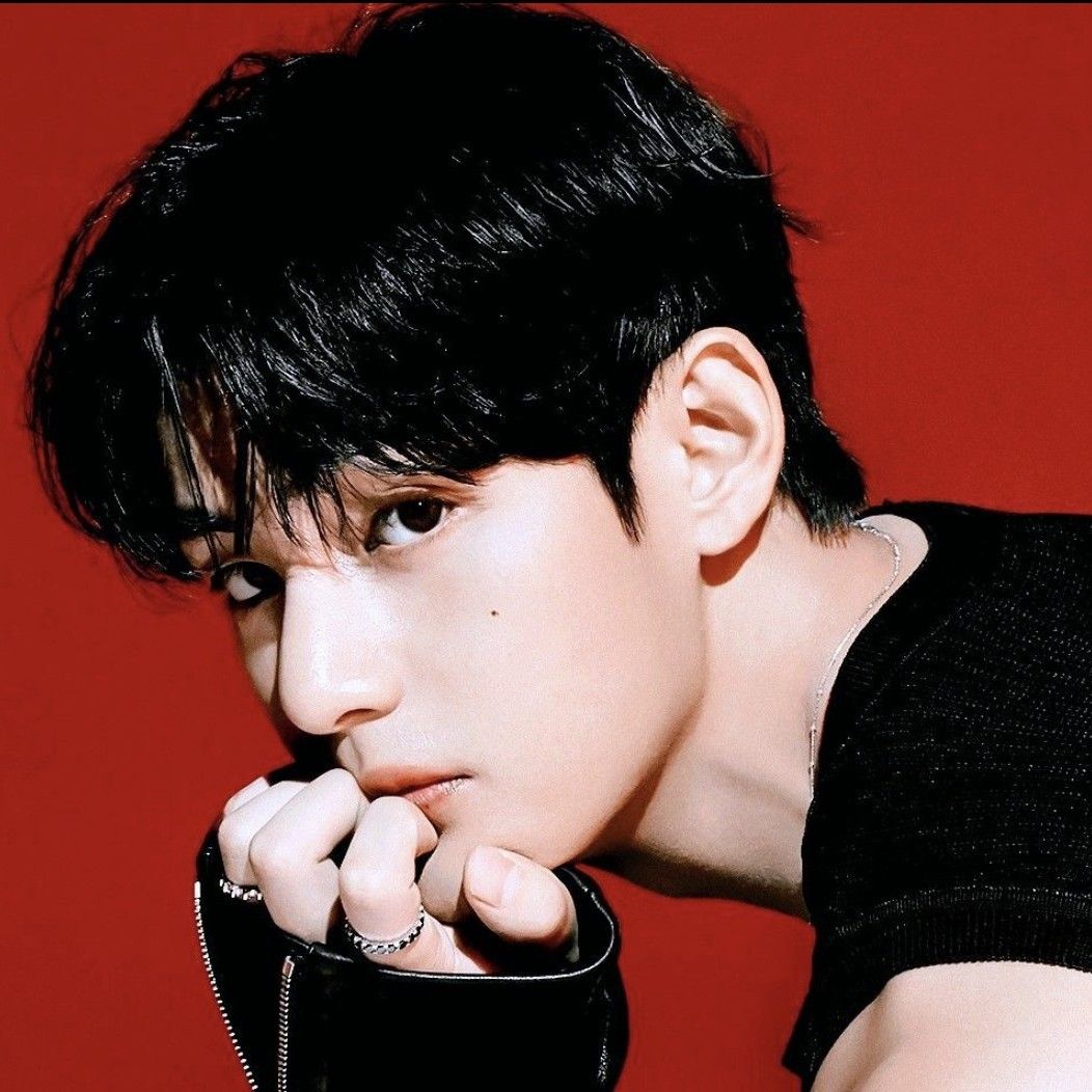 Recent activity shot of V (BTS)