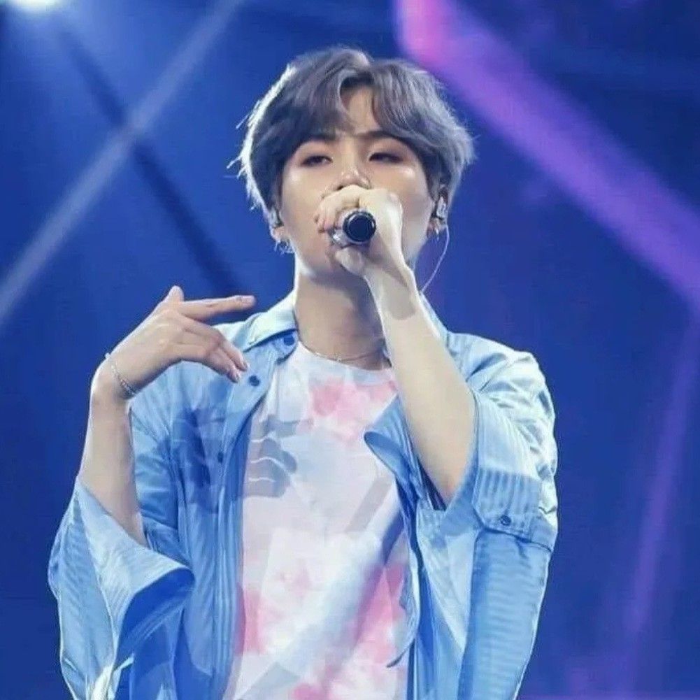 Behind-the-scenes cut of SUGA (BTS)