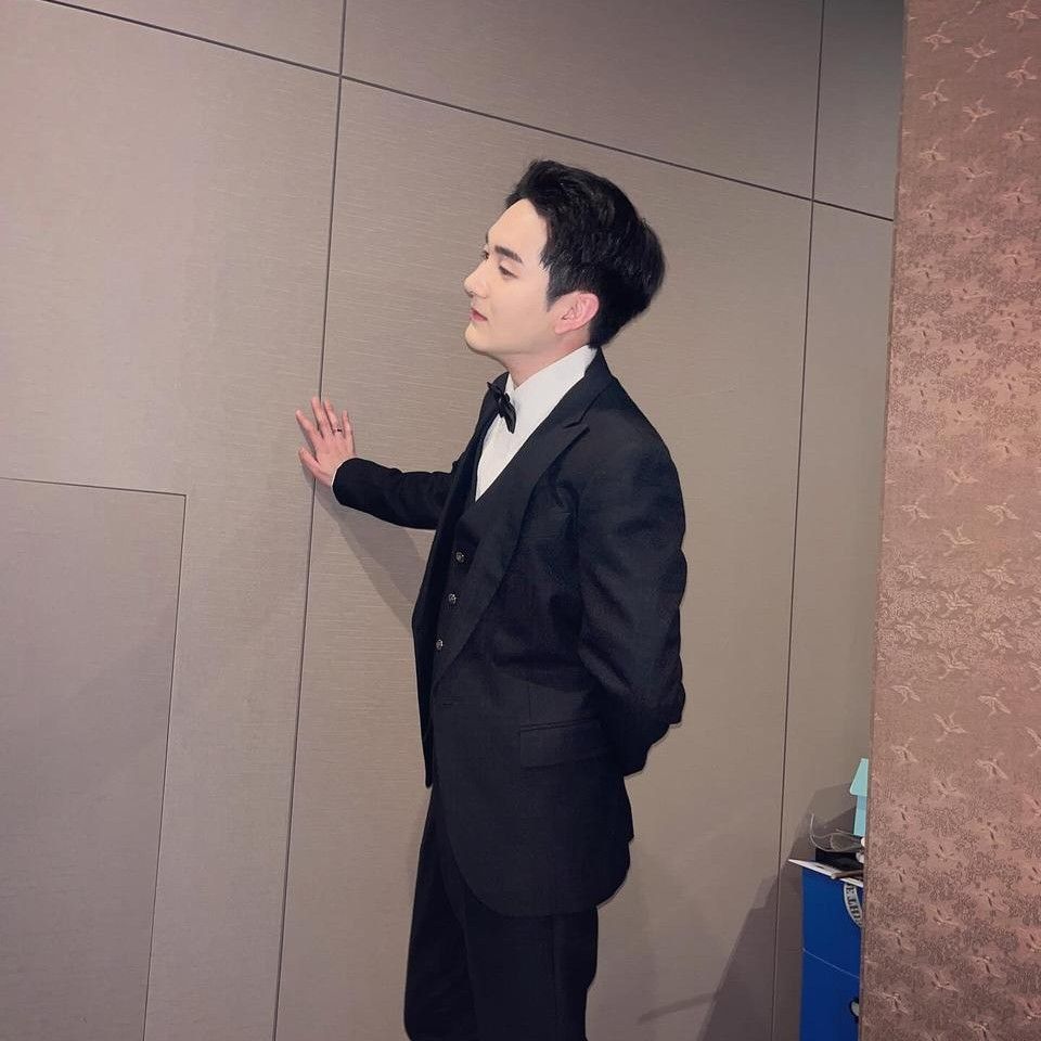 A moment captured by Aron's fan