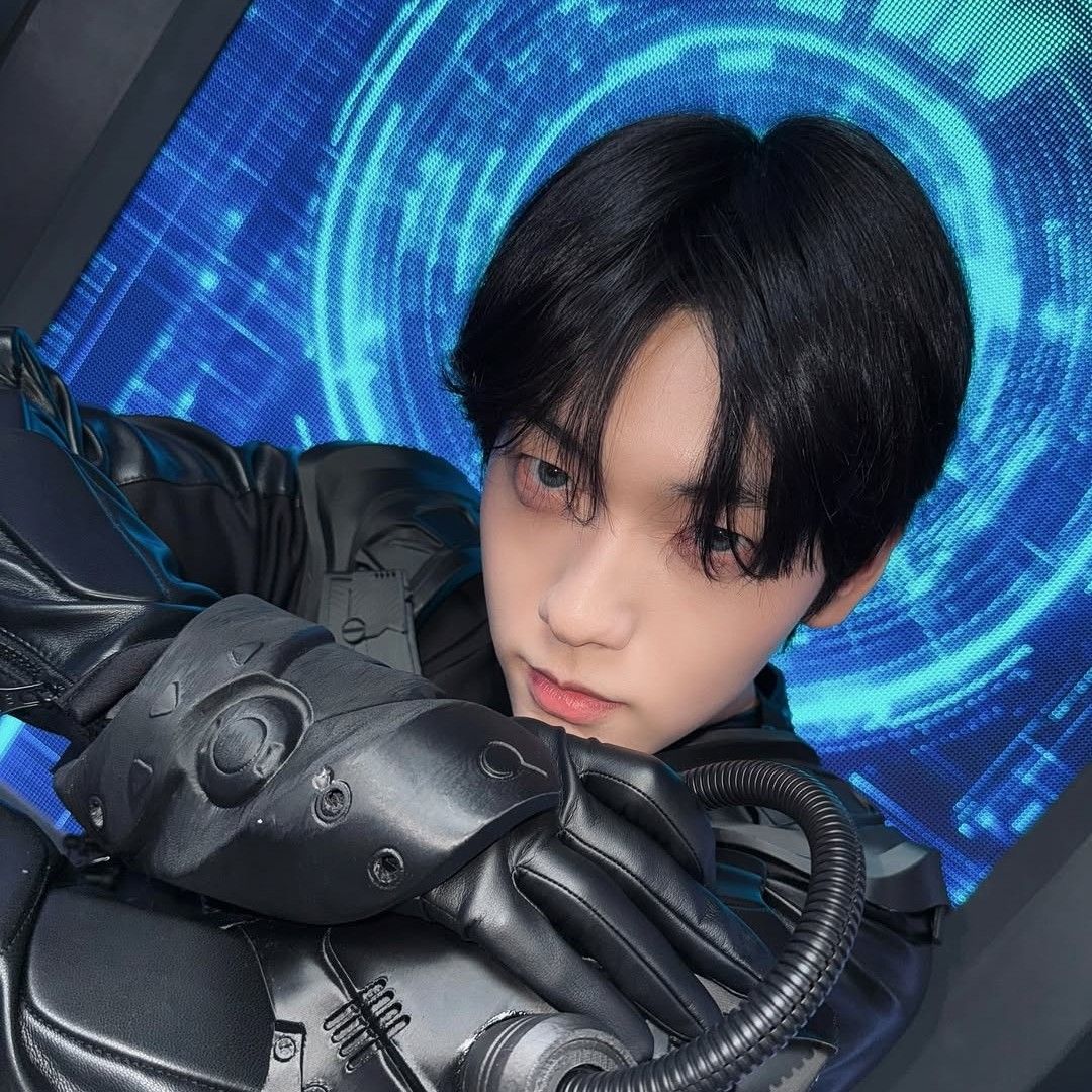 秀彬 (TOMORROW X TOGETHER)的最新照片