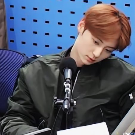 A moment captured by Hwang Minhyun's fan