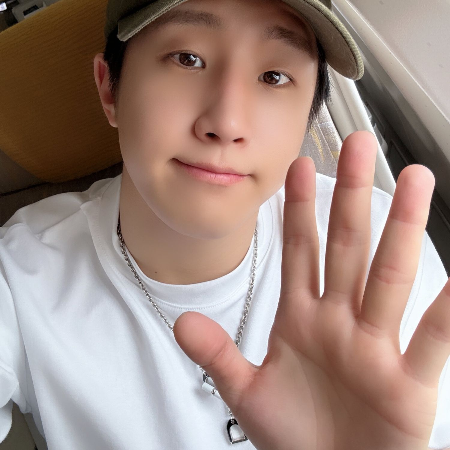 Latest photo of Jinjin (ASTRO)