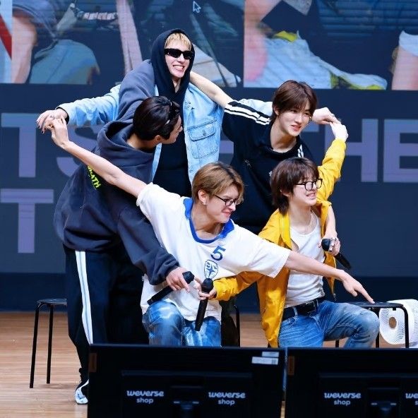 A moment captured by CORTIS's fan