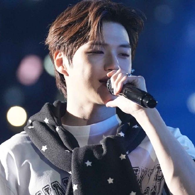 강다니엘의 비하인드 컷