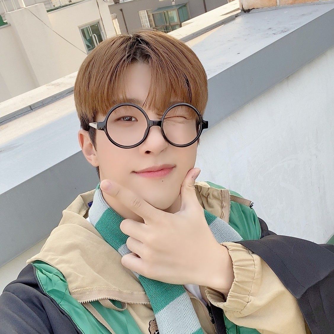 A moment captured by Jinjin (ASTRO)'s fan