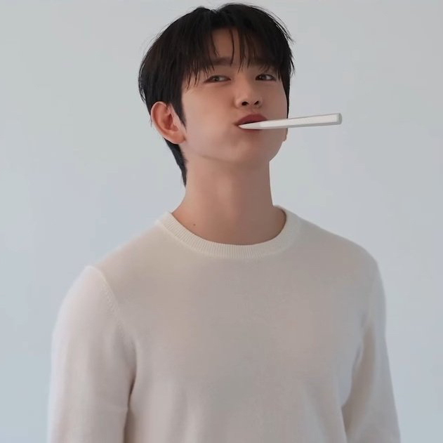 A moment captured by Jinyoung (GOT7)'s fan