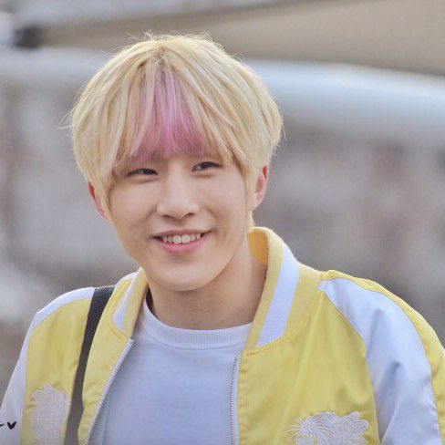 Latest photo of Jinjin (ASTRO)