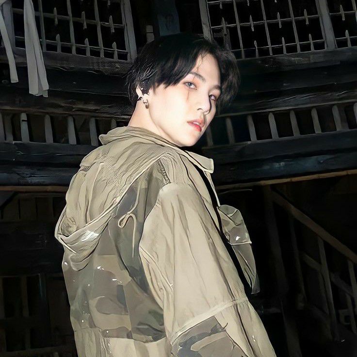 SUGA (防弹少年团)的最新照片