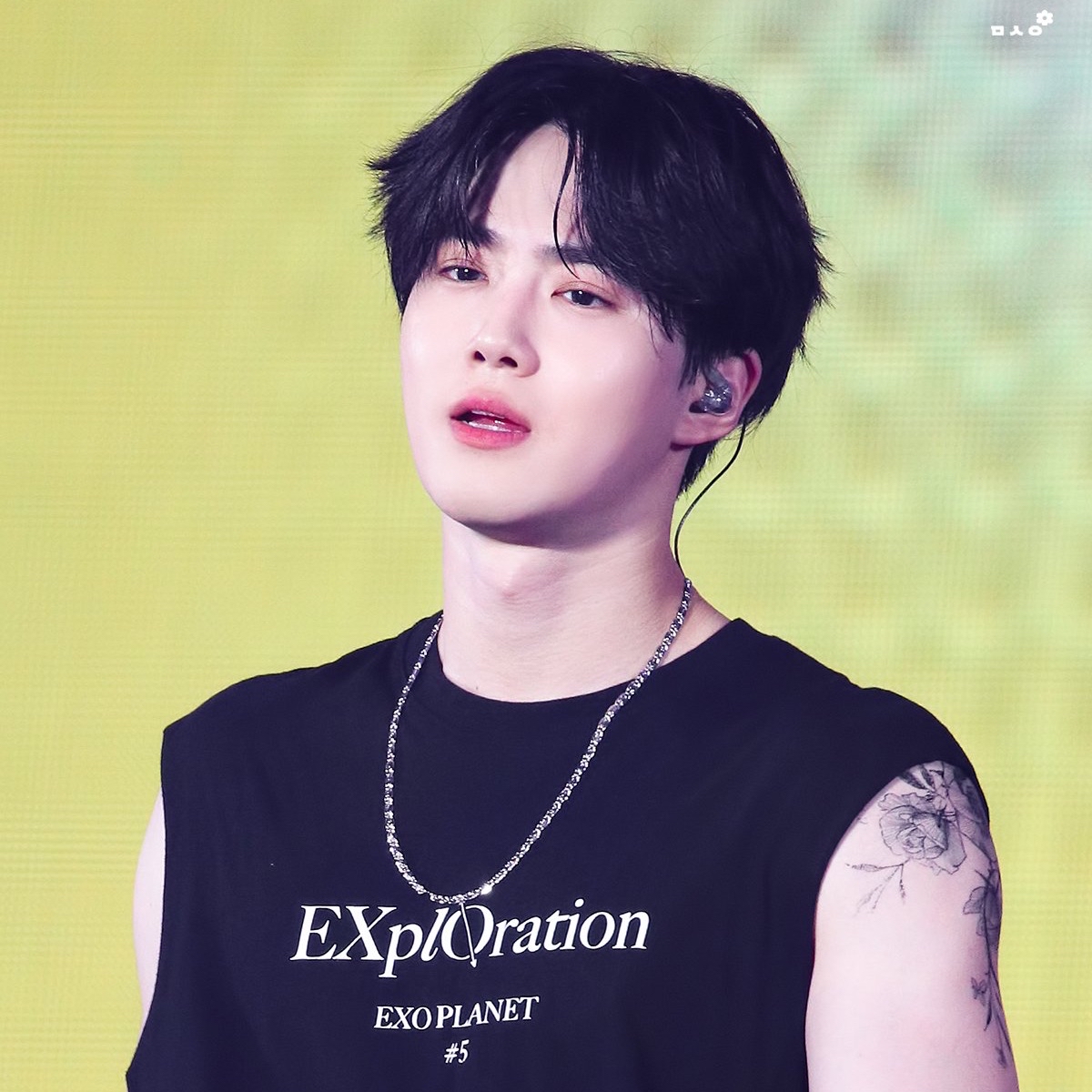 Suho (EXO)的幕後花絮