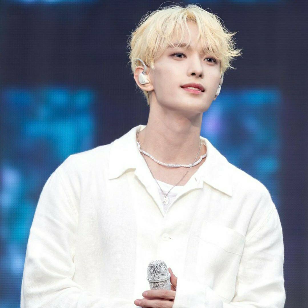DK (SEVENTEEN)的最新活動照片