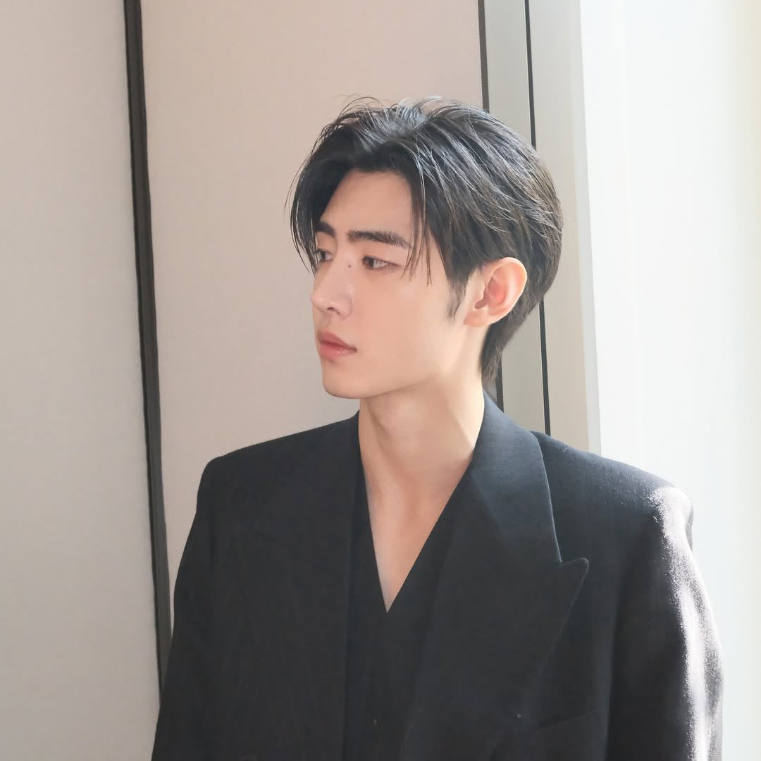 Latest photo of Sunghoon (ENHYPEN)