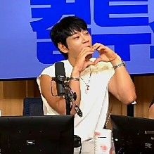 Behind-the-scenes cut of Hwang Chiyeol