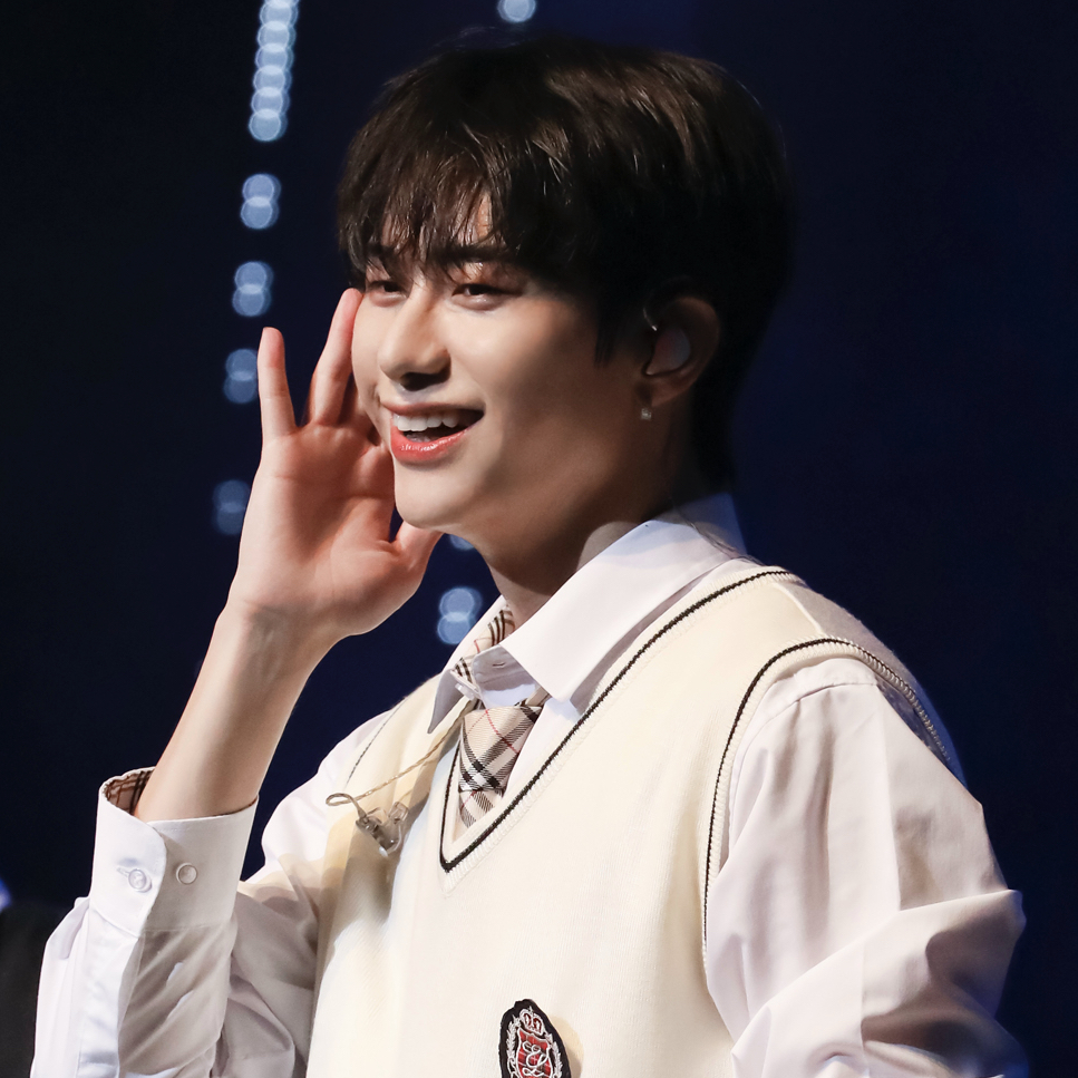 A moment captured by Kang Seungsik (VICTON)'s fan