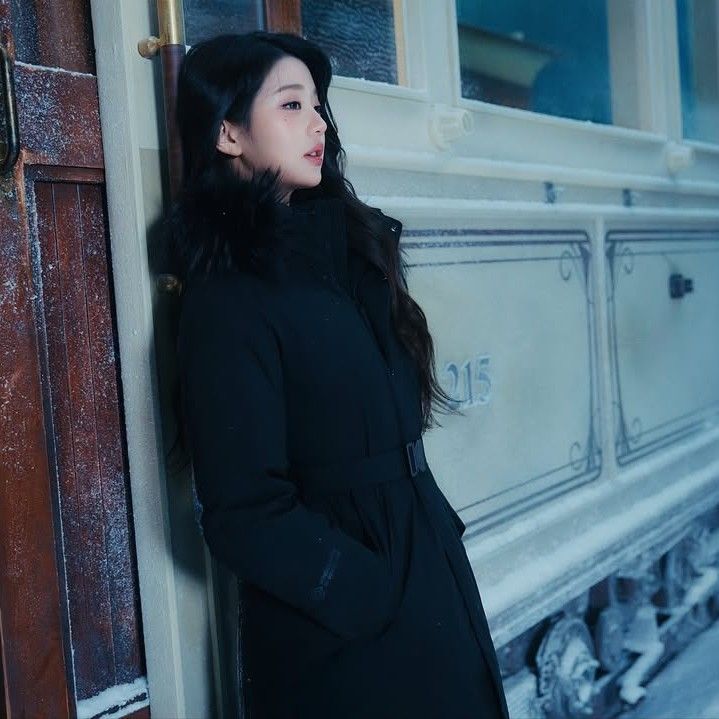 Behind-the-scenes cut of LIZ (IVE)