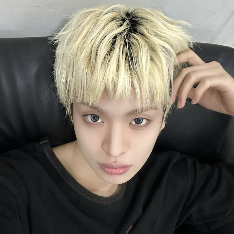 Behind-the-scenes cut of Yechan (Xikers)