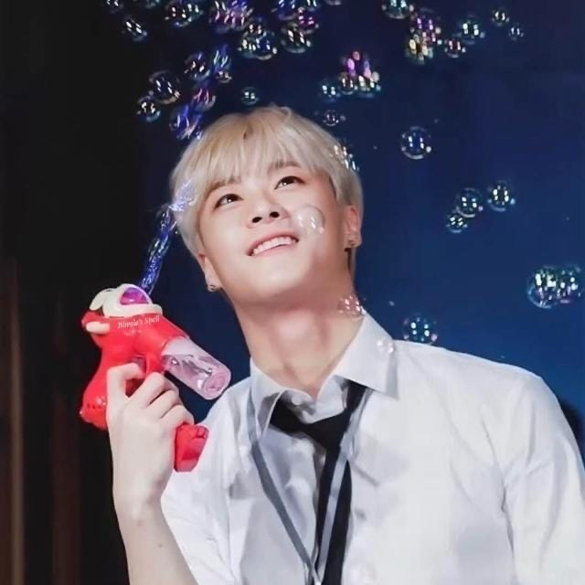 A moment captured by Moonbin (ASTRO)'s fan