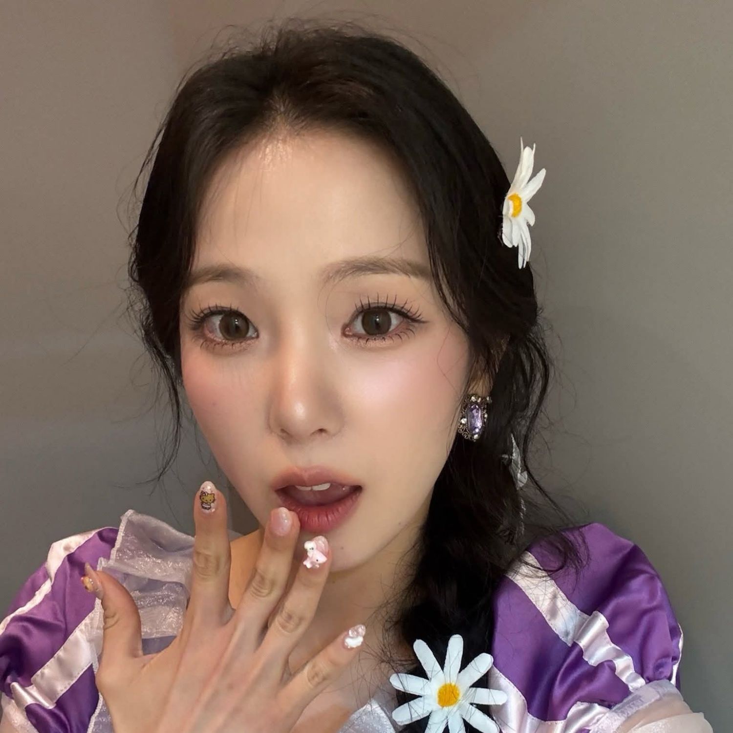 Recent activity shot of Choi Yujin (Kep1er)